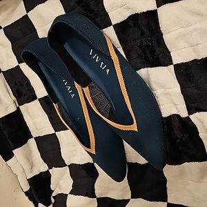 Like New Size 39EUR/9US Vivaia Teal Vienna Flat